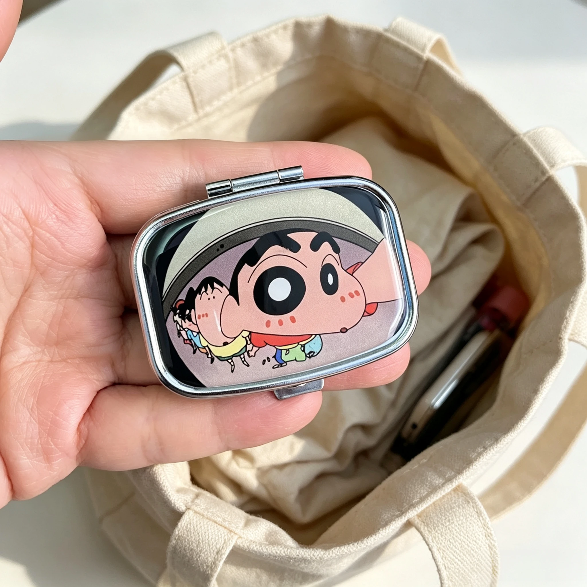 人気アニメ「クレヨンしんちゃん」のミニサイズの密閉式金属製缶 - Case Fans のレビューと価格